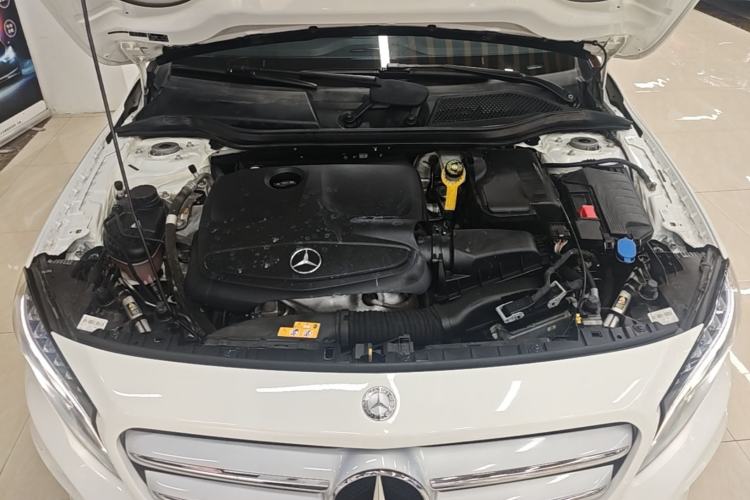 Used Mercedes-Benz GLA 2016 GLA 220 4MATIC Fashion Edition Engine Bay