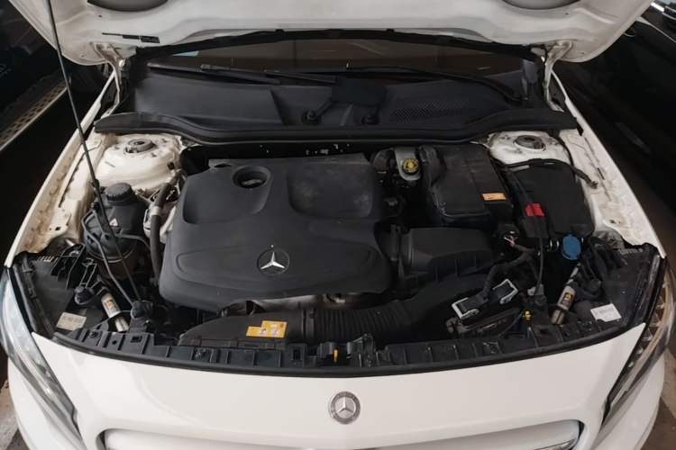 Used Mercedes-Benz GLA 2016 GLA 220 4MATIC Fashion Edition Engine Bay
