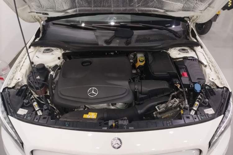 Used Mercedes-Benz GLA 2016 GLA 200 Fashion Model Engine Bay