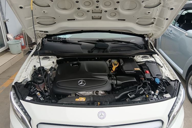 Used Mercedes-Benz GLA 2016 GLA 220 4MATIC Fashion Edition Engine Bay