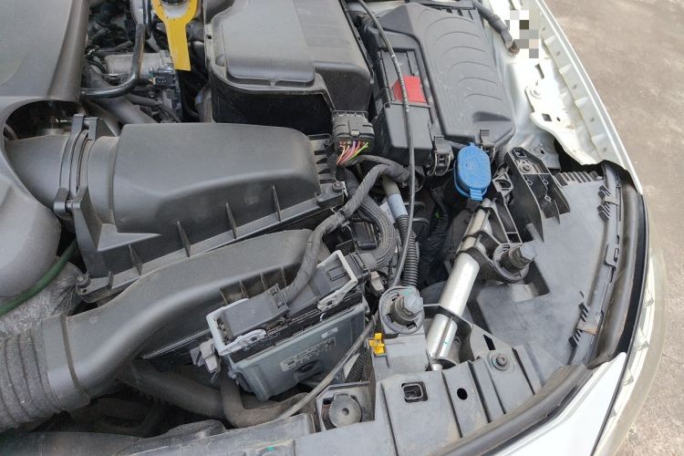 Used Mercedes-Benz GLA 2016 GLA 200 Sport Edition Engine Bay Left