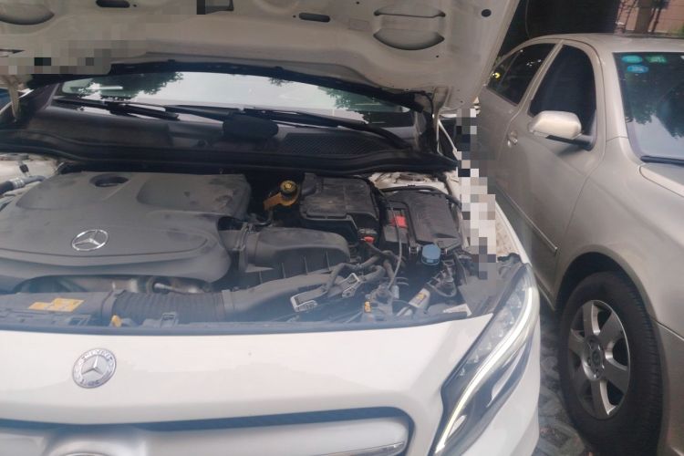 Used Mercedes-Benz GLA 2016 GLA 220 4MATIC Luxury Model Engine Bay Left