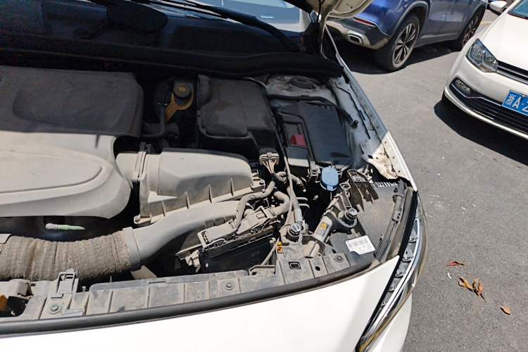 Used Mercedes-Benz GLA 2016 GLA 200 Fashion Model Engine Bay Left