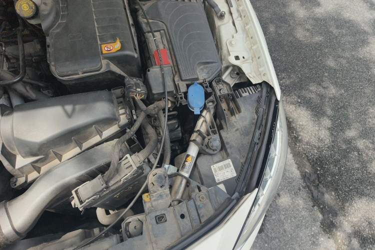 Used Mercedes-Benz GLA 2016 GLA 200 Fashion Model Engine Bay Left