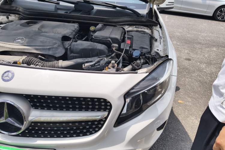 Used Mercedes-Benz GLA 2016 GLA 200 Sport Edition Engine Bay Left