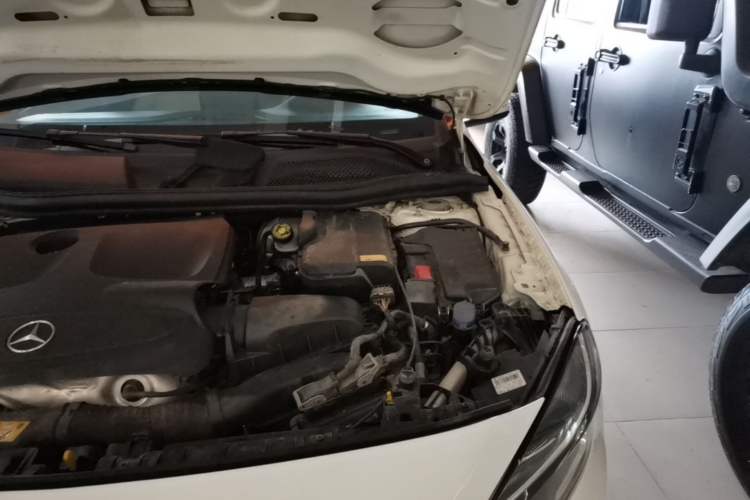 Used Mercedes-Benz GLA 2016 GLA 200 Sport Edition Engine Bay Left