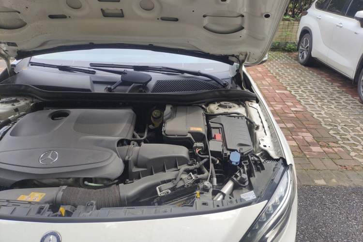 Used Mercedes-Benz GLA 2016 GLA 200 Sport Edition Engine Bay Left