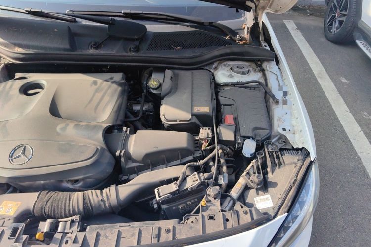 Used Mercedes-Benz GLA 2016 GLA 220 4MATIC Luxury Model Engine Bay Left