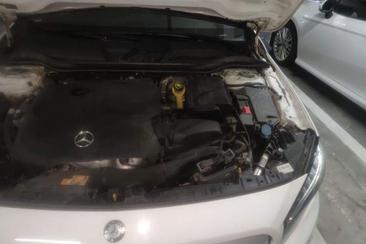 Used Mercedes-Benz GLA 2016 GLA 200 Fashion Model Engine Bay Left