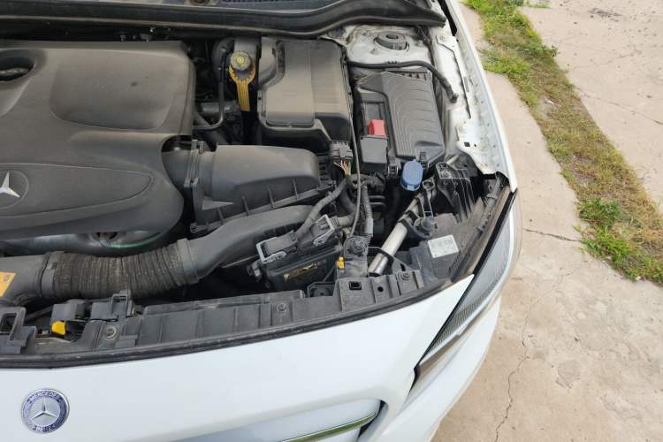Used Mercedes-Benz GLA 2016 GLA 200 Sport Edition Engine Bay Left