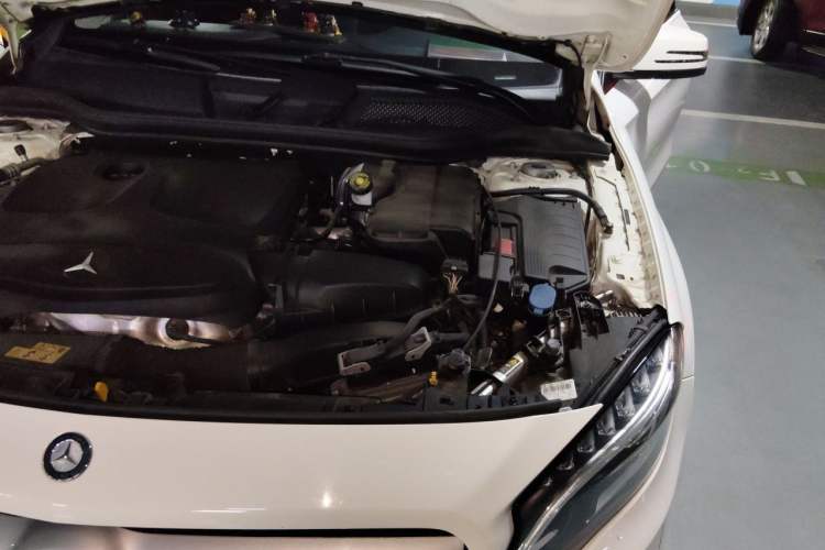 Used Mercedes-Benz GLA 2016 GLA 200 Fashion Model Engine Bay Left