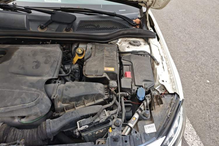 Used Mercedes-Benz GLA 2016 GLA 200 Fashion Model Engine Bay Left