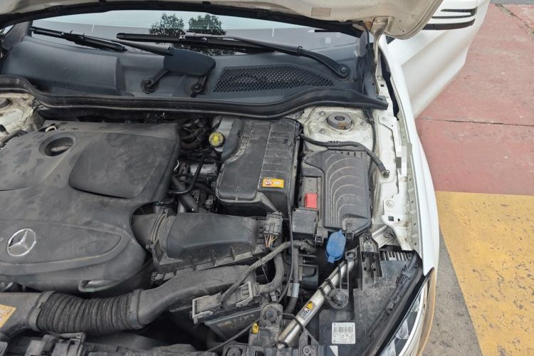 Used Mercedes-Benz GLA 2016 GLA 200 Fashion Model Engine Bay Left