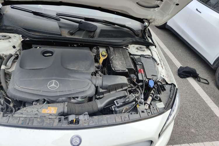 Used Mercedes-Benz GLA 2016 GLA 200 Fashion Model Engine Bay Left