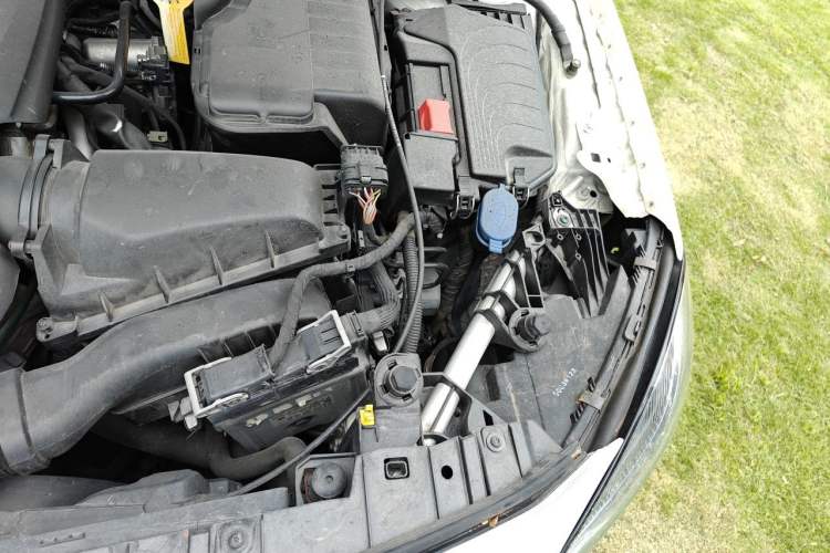 Used Mercedes-Benz GLA 2016 GLA 200 Sport Edition Engine Bay Left