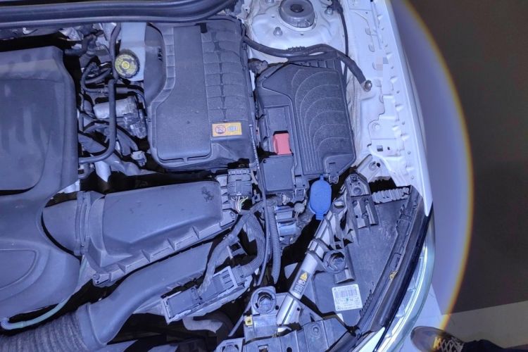 Used Mercedes-Benz GLA 2016 GLA 200 Fashion Model Engine Bay Left