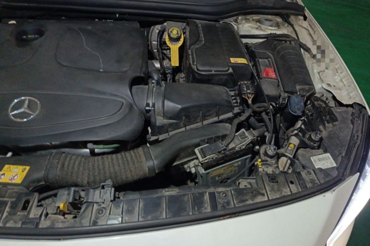 Used Mercedes-Benz GLA 2016 GLA 200 Fashion Model Engine Bay Left