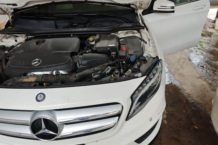 Used Mercedes-Benz GLA 2016 GLA 200 Fashion Model Engine Bay Left