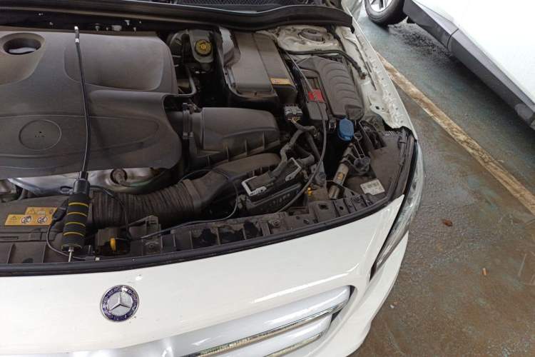 Used Mercedes-Benz GLA 2016 GLA 200 Fashion Model Engine Bay Left