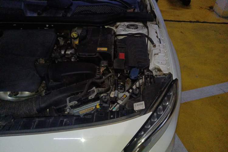 Used Mercedes-Benz GLA 2016 GLA 200 Fashion Model Engine Bay Left