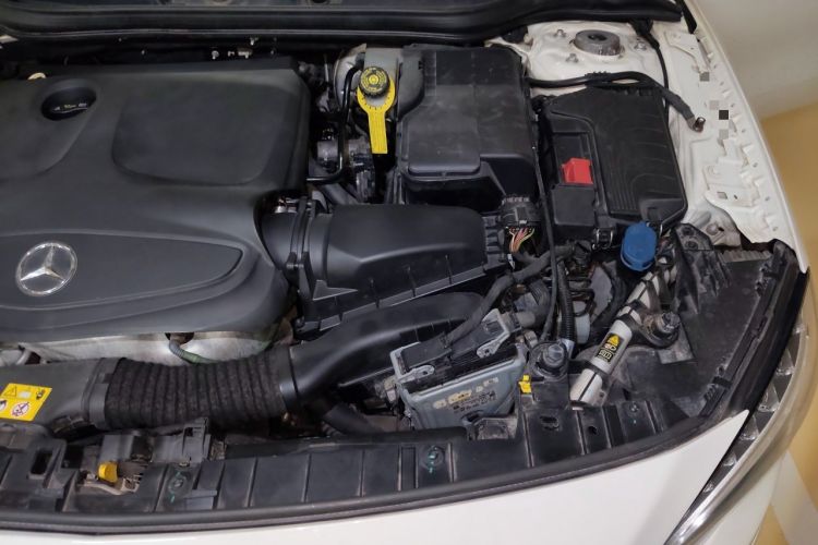 Used Mercedes-Benz GLA 2016 GLA 200 Fashion Model Engine Bay Left