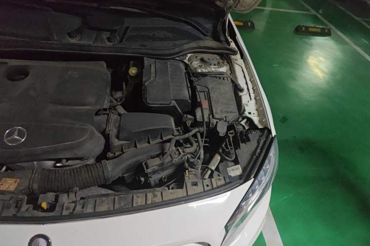Used Mercedes-Benz GLA 2016 GLA 220 4MATIC Fashion Edition Engine Bay Left