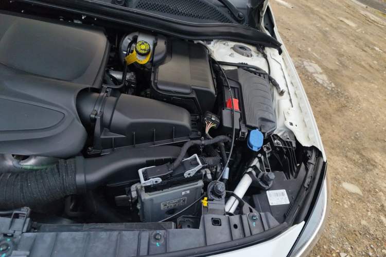 Used Mercedes-Benz GLA 2016 GLA 200 Sport Edition Engine Bay Left