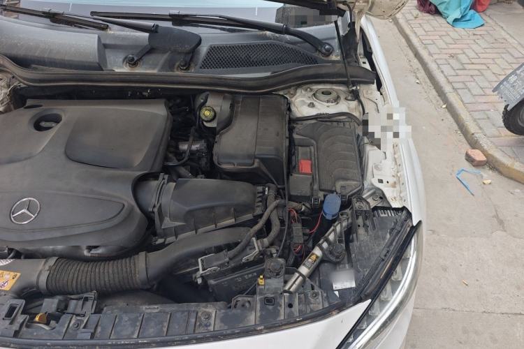 Used Mercedes-Benz GLA 2016 GLA 220 4MATIC Luxury Model Engine Bay Left