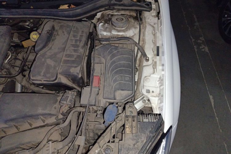 Used Mercedes-Benz GLA 2016 GLA 220 4MATIC Luxury Model Engine Bay Left