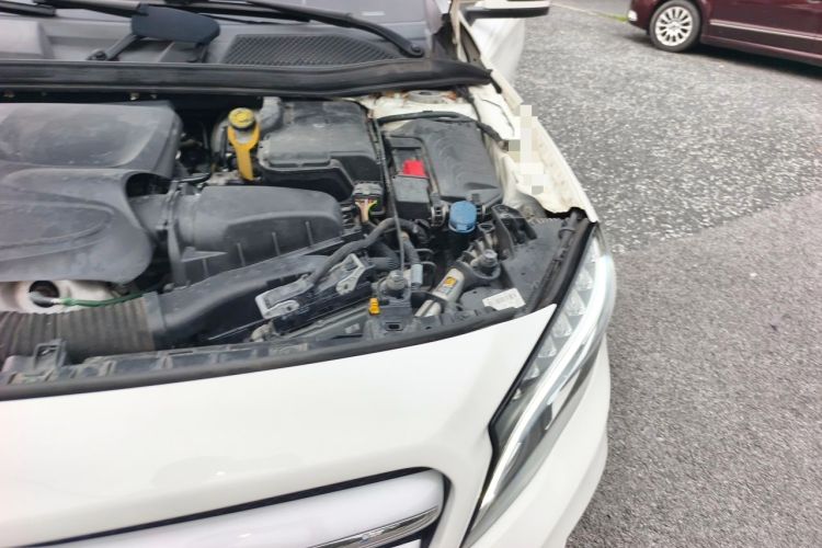Used Mercedes-Benz GLA 2016 GLA 200 Fashion Model Engine Bay Left