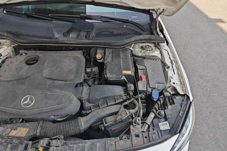 Used Mercedes-Benz GLA 2016 GLA 200 Fashion Model Engine Bay Left