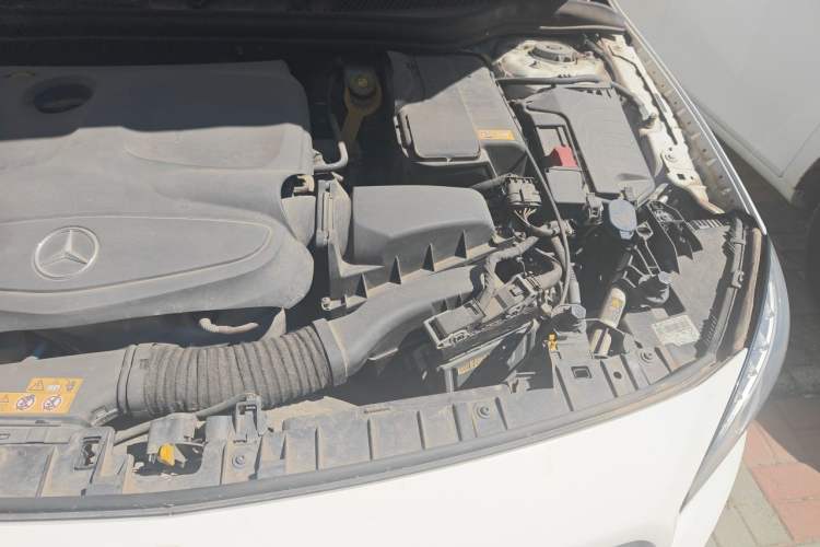 Used Mercedes-Benz GLA 2016 GLA 220 4MATIC Fashion Edition Engine Bay Left