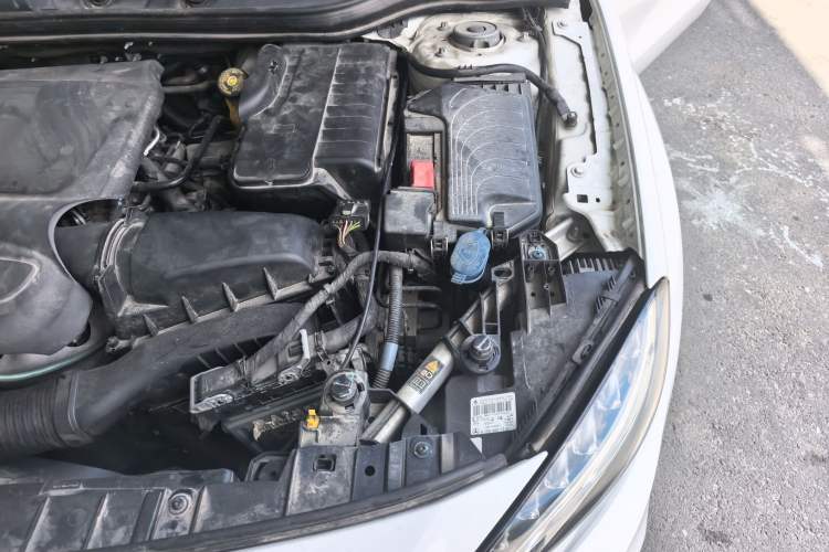 Used Mercedes-Benz GLA 2016 GLA 200 Fashion Model Engine Bay Left