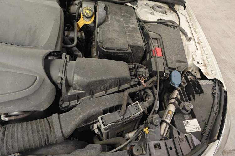 Used Mercedes-Benz GLA 2016 GLA 220 4MATIC Luxury Model Engine Bay Left