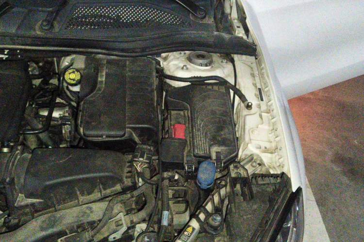 Used Mercedes-Benz GLA 2016 GLA 200 Fashion Model Engine Bay Left