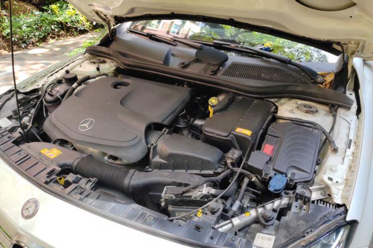 Used Mercedes-Benz GLA 2016 GLA 260 4MATIC Sport Edition Engine Bay Left