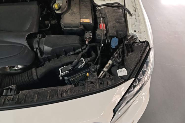 Used Mercedes-Benz GLA 2016 GLA 200 Fashion Model Engine Bay Left