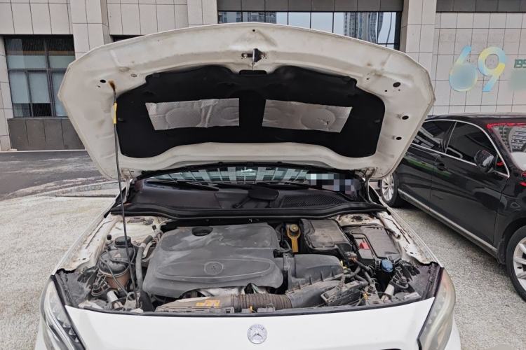 Used Mercedes-Benz GLA 2016 GLA 200 Fashion Model Engine Bay