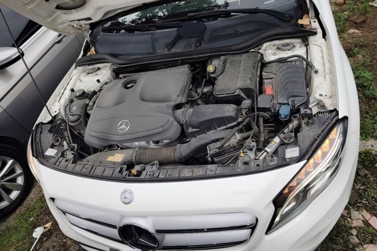 Used Mercedes-Benz GLA 2016 GLA 220 4MATIC Fashion Edition Engine Bay