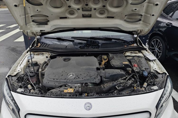 Used Mercedes-Benz GLA 2016 GLA 200 Fashion Model Engine Bay