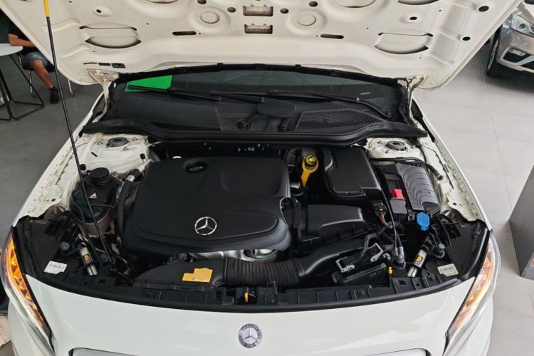 Used Mercedes-Benz GLA 2016 GLA 200 Fashion Model Engine Bay