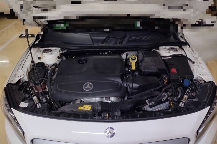 Used Mercedes-Benz GLA 2016 GLA 200 Fashion Model Engine Bay