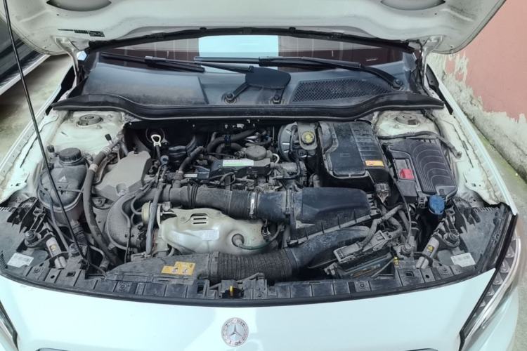 Used Mercedes-Benz GLA 2016 GLA 200 Fashion Model Engine Bay