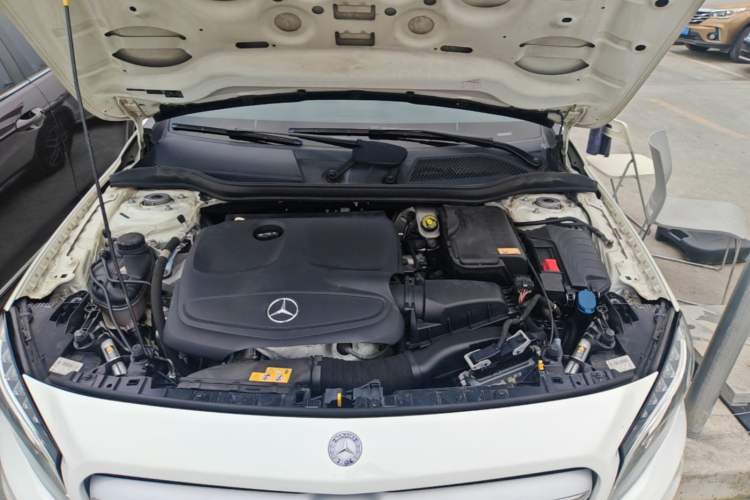 Used Mercedes-Benz GLA 2016 GLA 200 Fashion Model Engine Bay