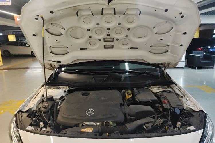 Used Mercedes-Benz GLA 2016 GLA 200 Fashion Model Engine Bay
