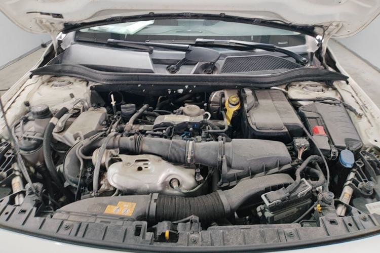 Used Mercedes-Benz GLA 2016 GLA 200 Fashion Model Engine Bay