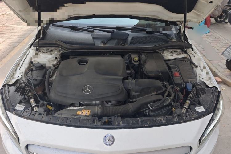 Used Mercedes-Benz GLA 2016 GLA 220 4MATIC Luxury Model Engine Bay