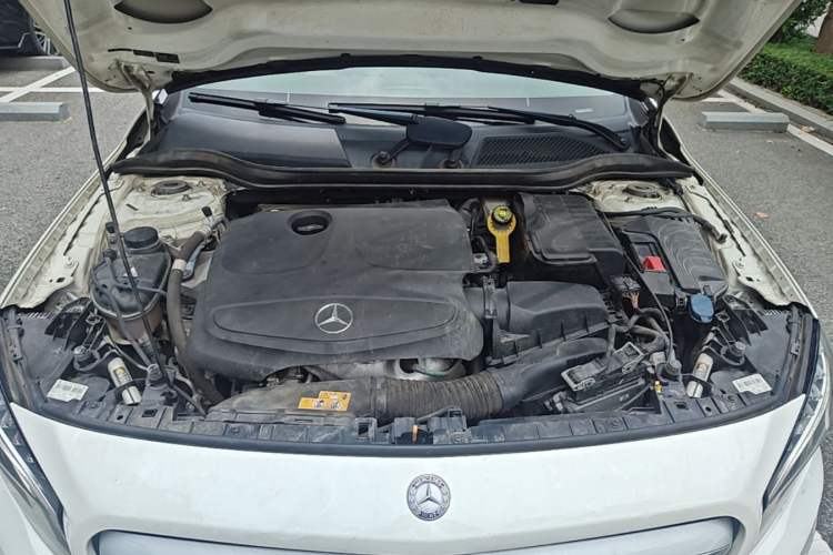 Used Mercedes-Benz GLA 2016 GLA 200 Fashion Model Engine Bay