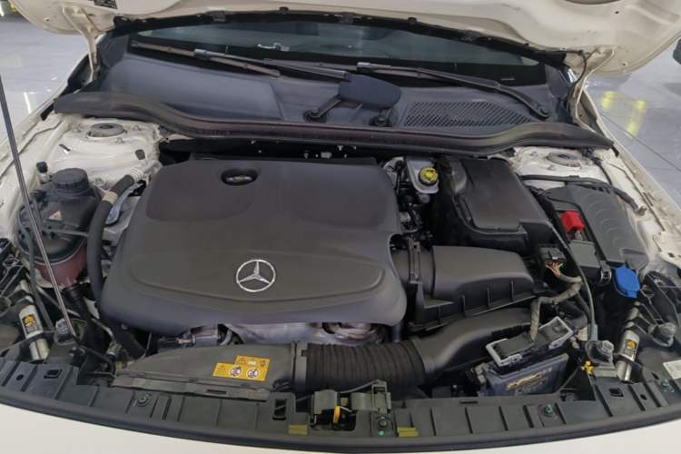 Used Mercedes-Benz GLA 2016 GLA 220 4MATIC Fashion Edition Engine Bay
