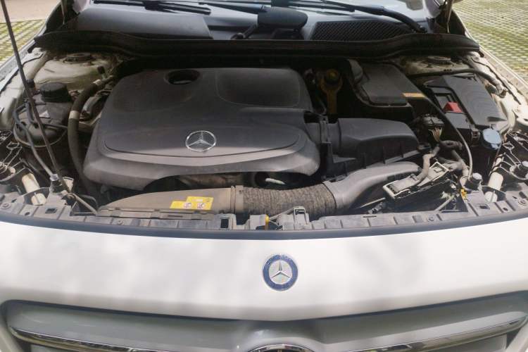 Used Mercedes-Benz GLA 2016 GLA 200 Fashion Model Engine Bay